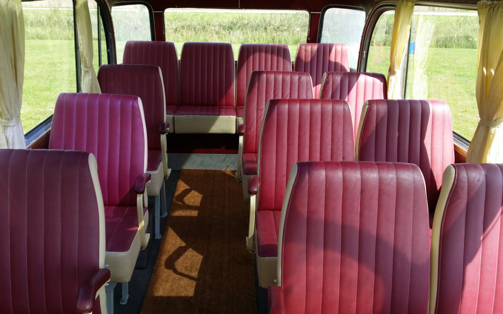 Zitplaatsen Opel Blitz oldtimer bus