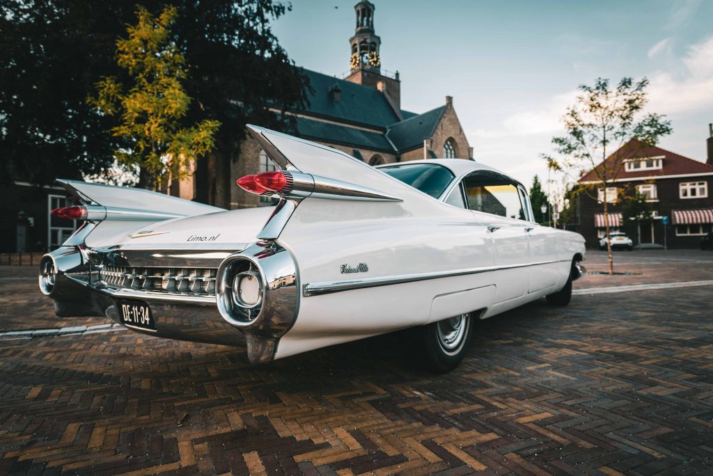 Cadillac achterkant schuin